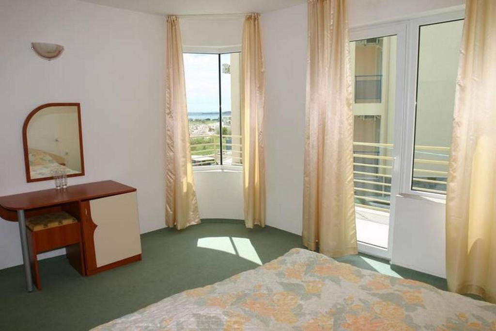 Harmony Beach Family Hotel Nesebar Buitenkant foto