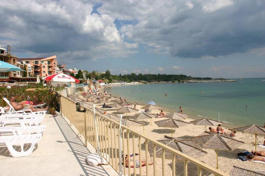 Harmony Beach Family Hotel Nesebar Buitenkant foto