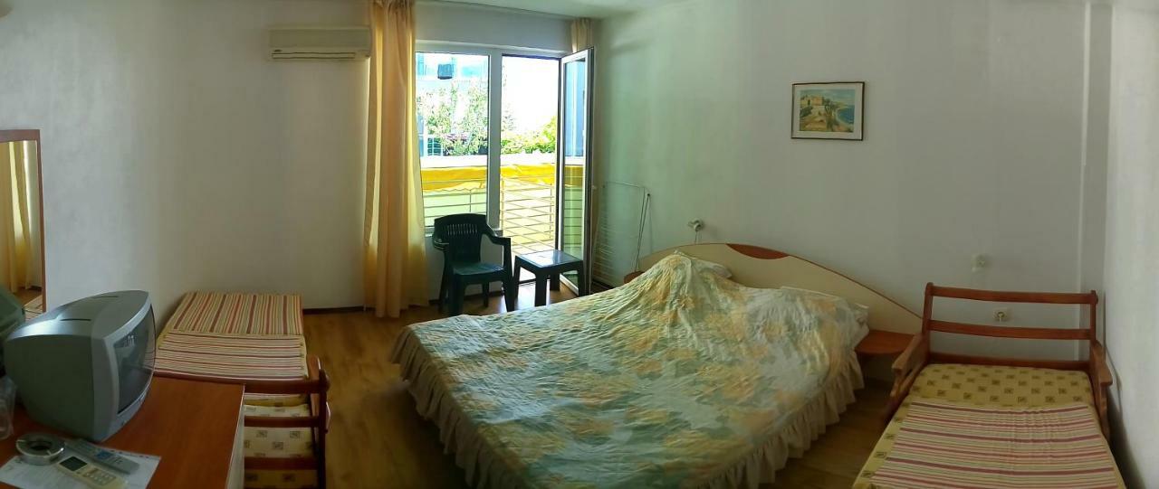 Harmony Beach Family Hotel Nesebar Buitenkant foto